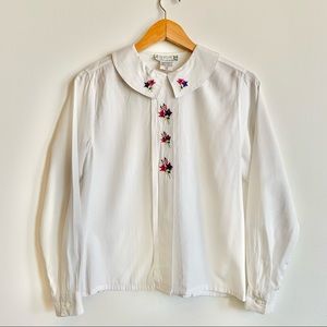 Vintage white blouse with floral embroidery